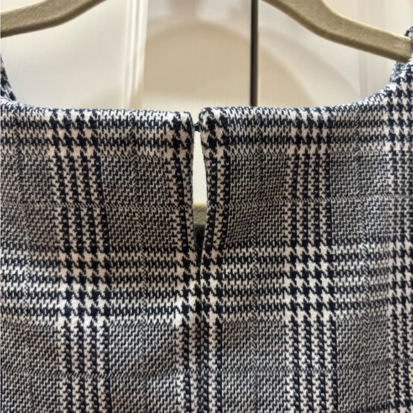 Banana Republic Navy Blue and White Plaid Top - Picture 3 of 4
